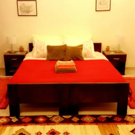Amra *